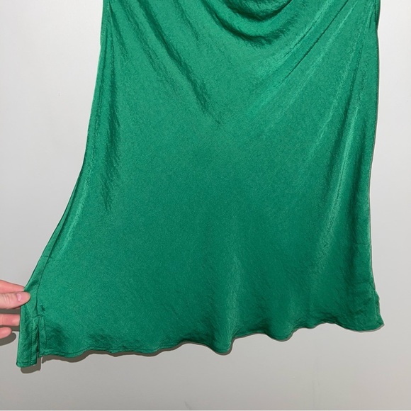 alex & lili Blouse Women’s Medium Emerald Green Satin Cowl Neck Sleeveless NWT‎ - Picture 7 of 7